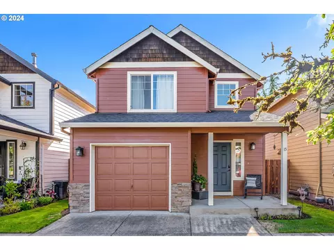 925 S River St #15, Newberg, OR 97132