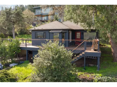 400 Riverside St, Mosier, OR 97040
