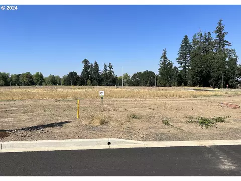 1549 NW Tracy St #81, Mcminnville, OR 97128