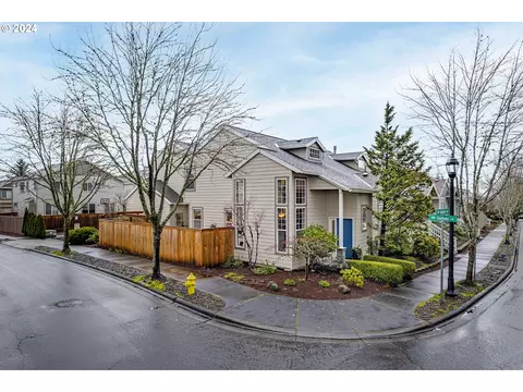 4792 NW Gannet Ter, Portland, OR 97229