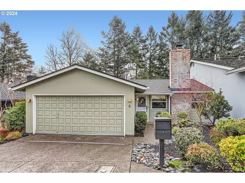 8 Britten Ct, Lake Oswego, OR 97035