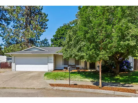 15428 SE Clinton Ct, Portland, OR 97236