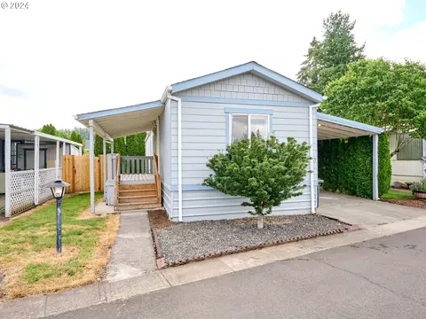 820 NW Wade St #25, Estacada, OR 97023