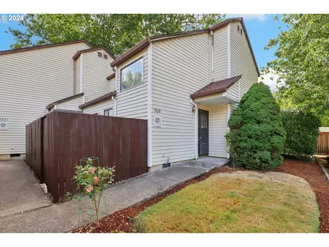 5828 SW 204th Pl, Beaverton, OR 97078