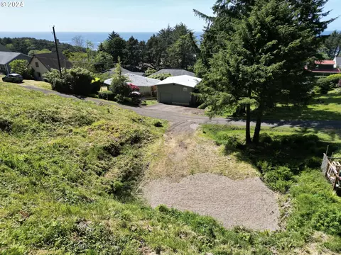 512 Overlook Dr, Yachats, OR 97498