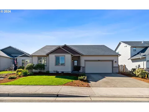 864 Julie Ln, Molalla, OR 97038