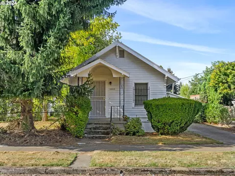 10015 N Macrum Ave, Portland, OR 97203