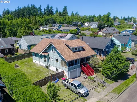 1555 5th St, Astoria, OR 97103