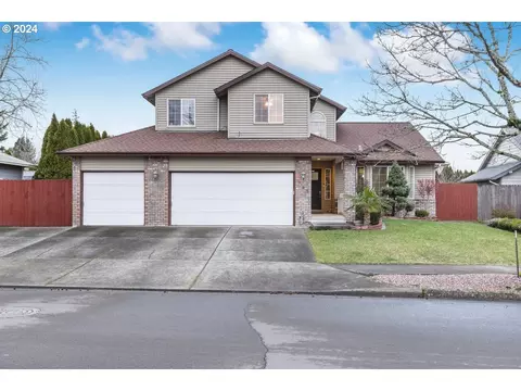 705 SW 28th St, Troutdale, OR 97060