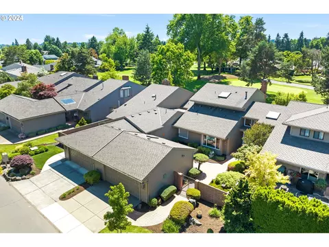 32355 SW Arbor Lake Dr, Wilsonville, OR 97070