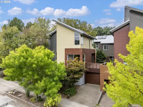1667 SE Lambert St, Portland, OR 97202