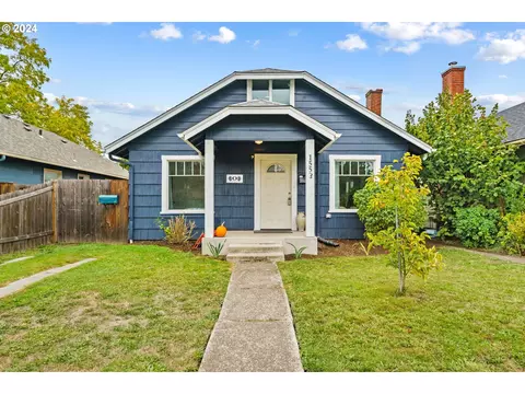 1553 Charnelton St, Eugene, OR 97401