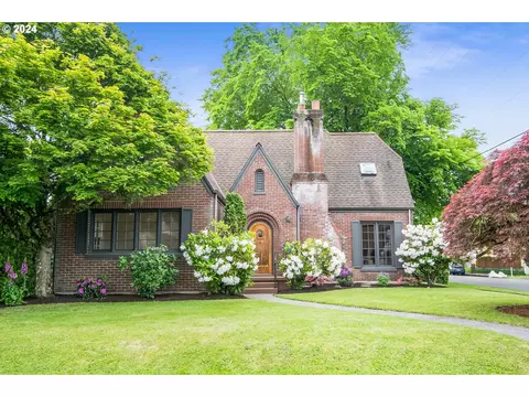 123 W 38th St, Vancouver, WA 98660