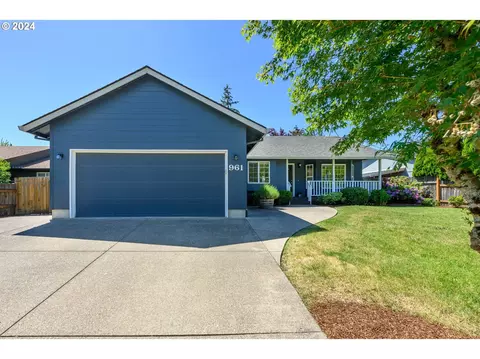 961 SW Dove Ct, Mcminnville, OR 97128