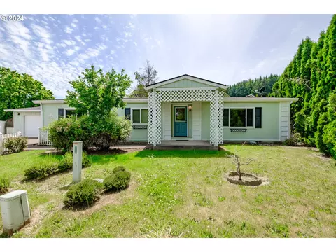 1636 NW Sequoia Ct, Mcminnville, OR 97128