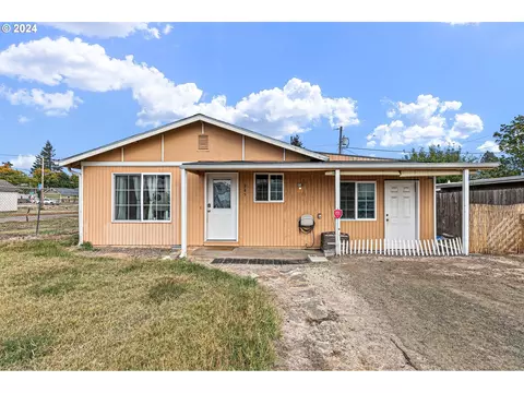 345 Fountain St, Harrisburg, OR 97446
