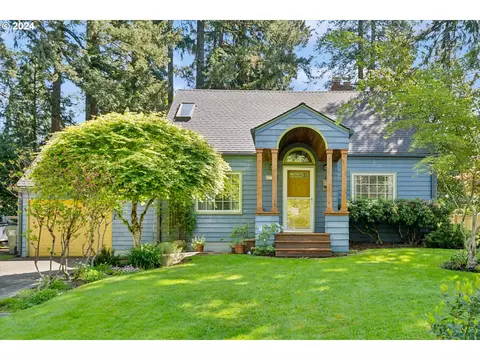 8716 SW 56th Ave, Portland, OR 97219