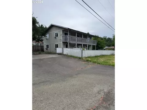 1228 NE Klamath Ave, Roseburg, OR 97470