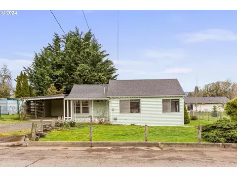 930 Alder St, Sweet Home, OR 97386