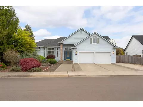 1163 NW Riverfront Dr, Roseburg, OR 97471