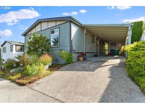 874 SW Fox Pl, Troutdale, OR 97060