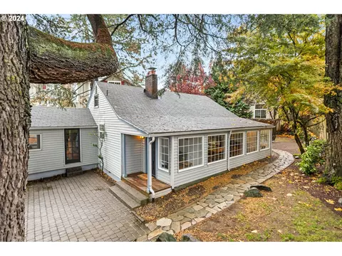 2510 SW Hume Ct, Portland, OR 97219