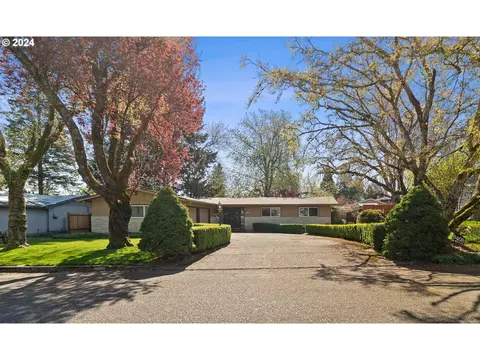 8408 SE Carnation St, Milwaukie, OR 97222