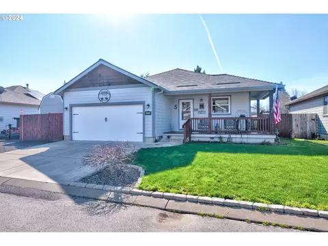 222 NW Sagan Loop, Sheridan, OR 97378