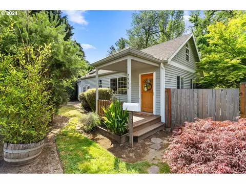 3336 SW Falcon St, Portland, OR 97219