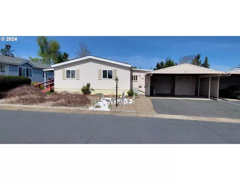 450 SE Lacreole Dr #132, Dallas, OR 97338