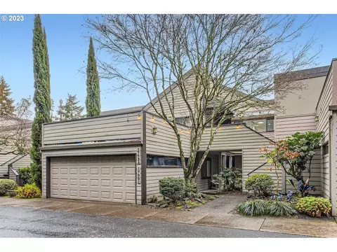 17023 SW Versailles Ln, Tigard, OR 97224