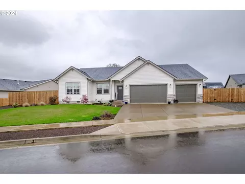 2984 Clearwater Dr, Albany, OR 97321