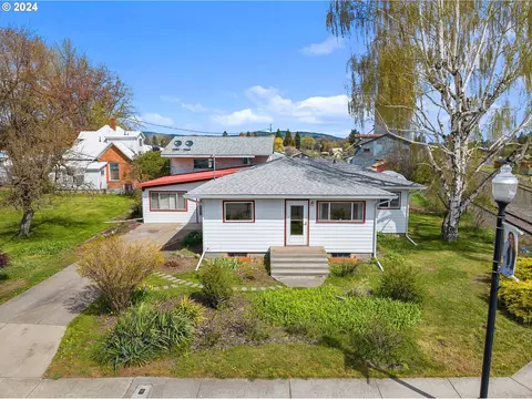 975 Division St, Elgin, OR 97827