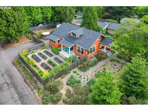 3211 SE Tacoma St, Portland, OR 97202
