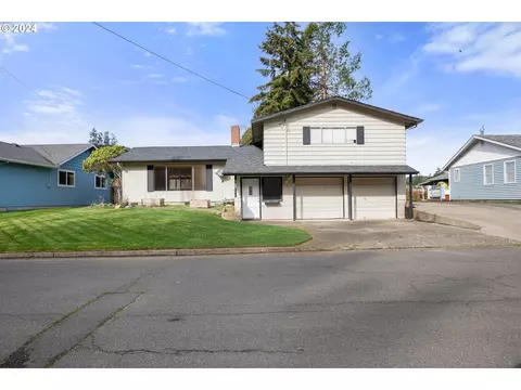 3100 Ridgeway Dr, Reedsport, OR 97467