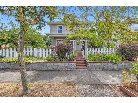 5722 NE 9th Ave, Portland, OR 97211