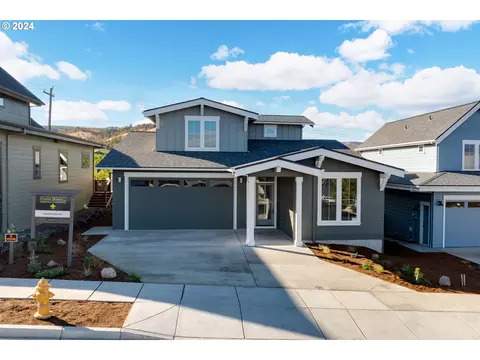 418 W 21st St, The Dalles, OR 97058