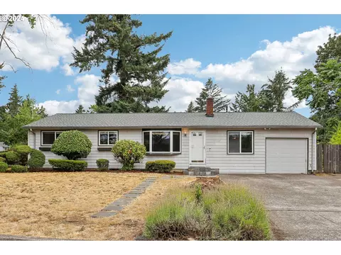 17537 SE Brooklyn St, Portland, OR 97236