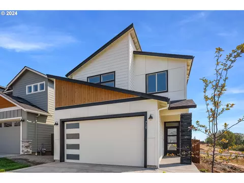 715 NW 174th St, Ridgefield, WA 98642