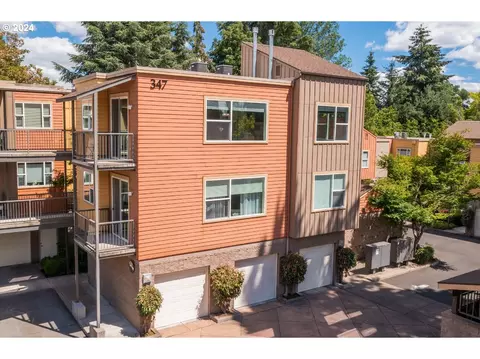 347 Rustic Pl #29, Eugene, OR 97401