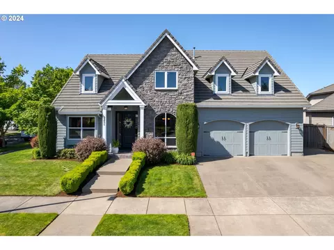 2251 Comstock Ave, Eugene, OR 97408