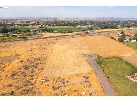 Loop Rd, Hermiston, OR 97838