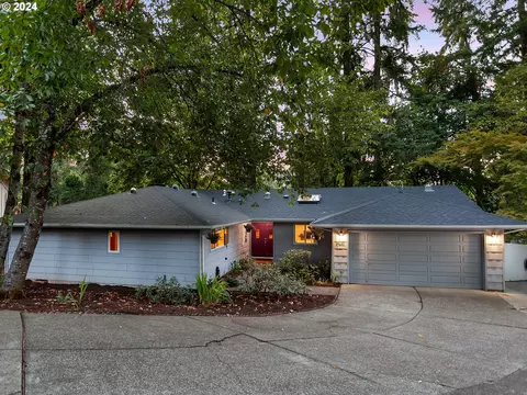 17681 Leafy Ln, Lake Oswego, OR 97034