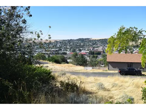 27 SE Kirk Pl, Pendleton, OR 97801 photo 1