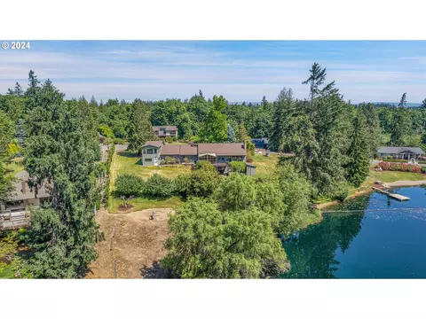 13017 Maple Leaf Ct, Aurora, OR 97002