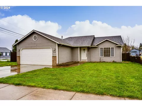 990 Bush Ln, Creswell, OR 97426