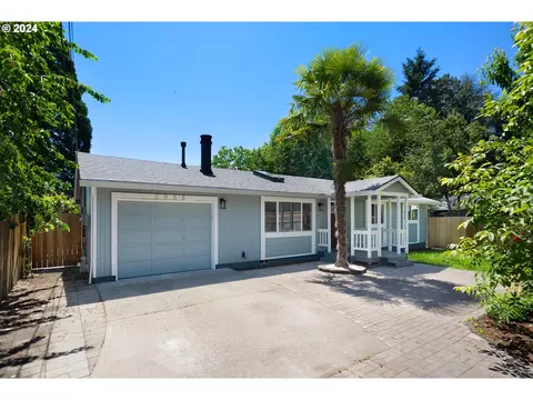2968 NE Brogden St, Hillsboro, OR 97124