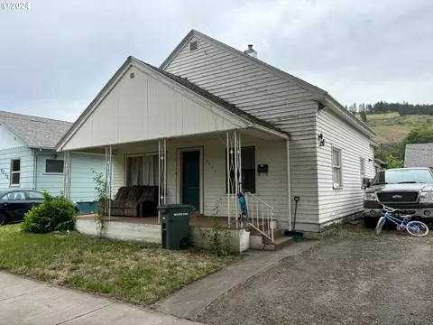 2114 Cedar St, La Grande, OR 97850