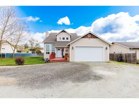 239 Nickel Ct, Riddle, OR 97469