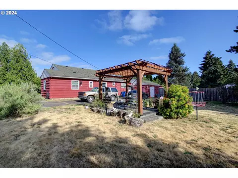 8010 NE 30th St, Vancouver, WA 98662